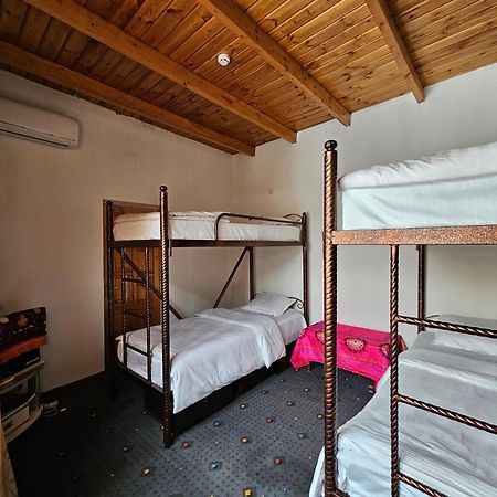 Sim-Sim Hostel & Backpackers Samarcande Extérieur photo