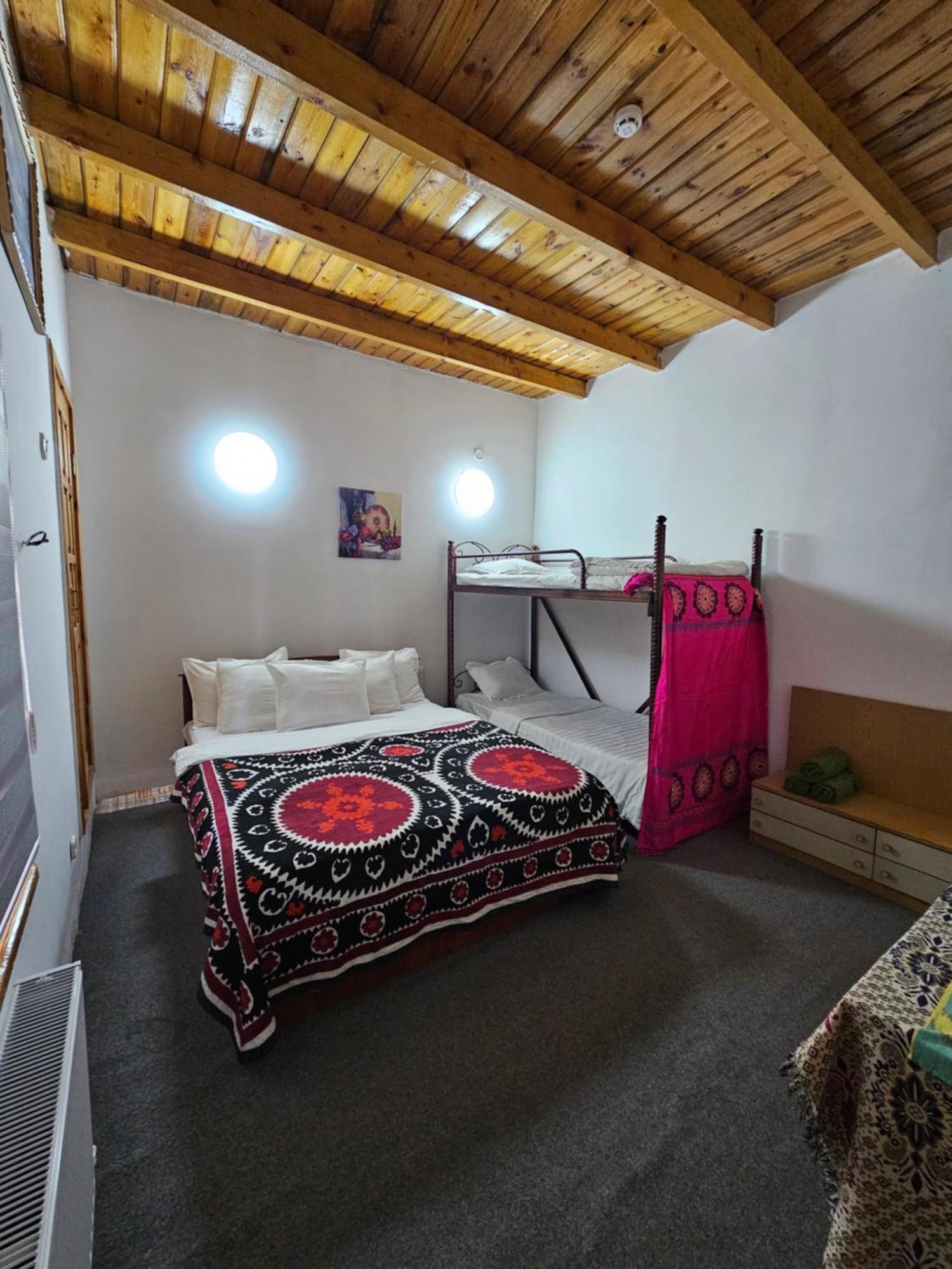 Sim-Sim Hostel & Backpackers Samarcande Extérieur photo